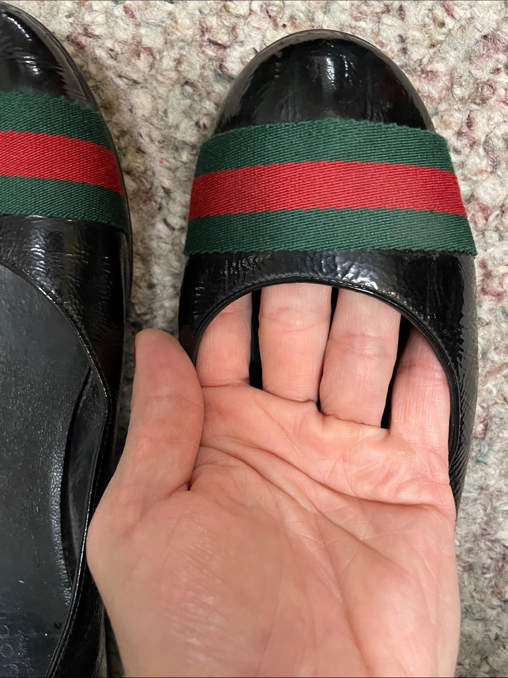 Gucci Black patent Leather Flats with Green and Red ribbon toe Trim - Picture 7 of 13